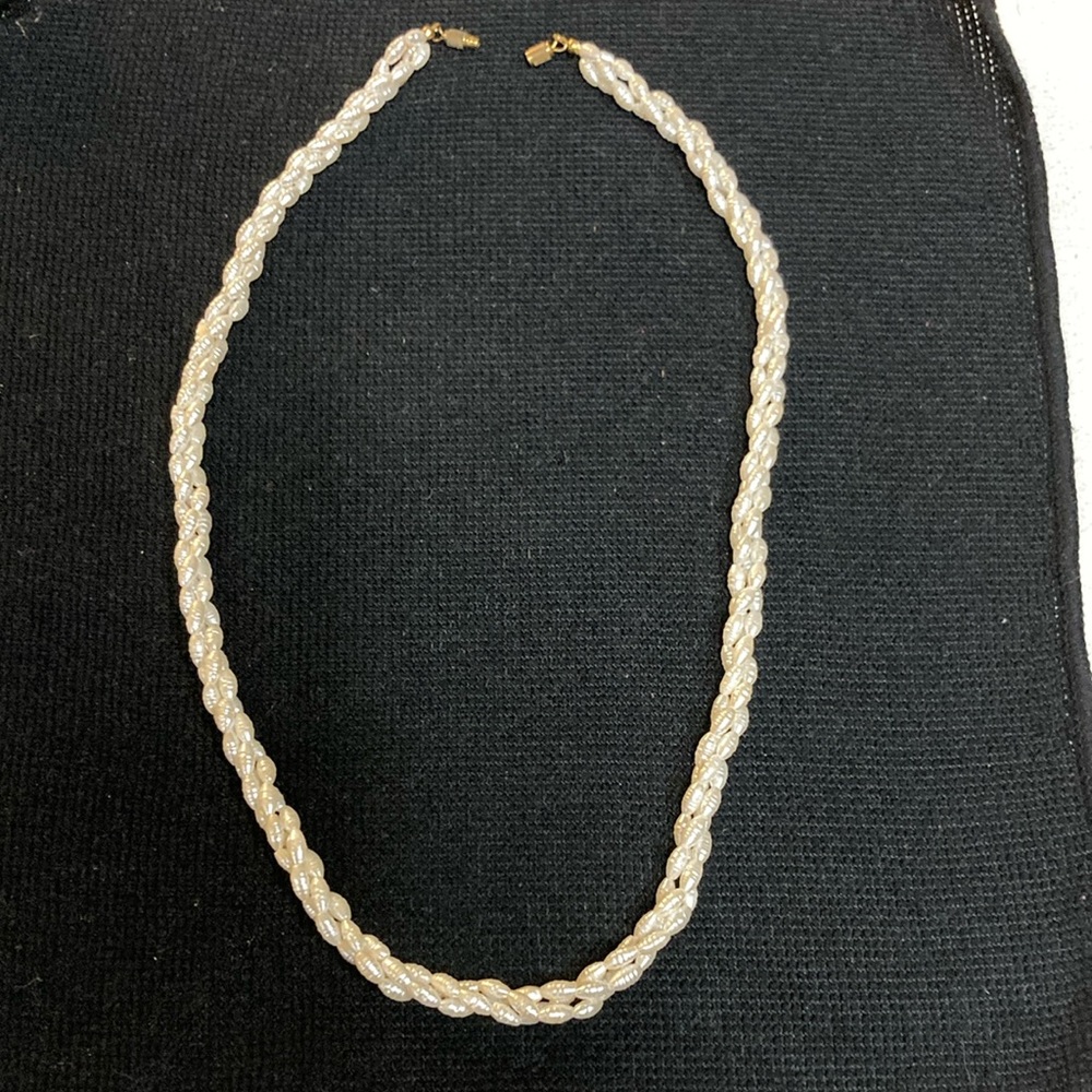Elegant Gold Braided Necklace